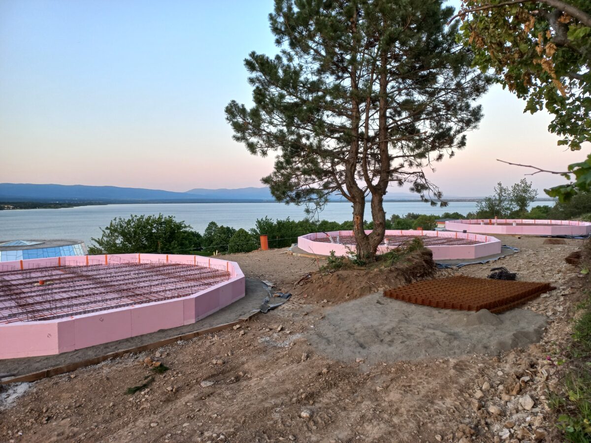 Slika temeljev glamping hiše